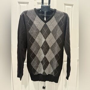Classic V-Neck Argyle Sweater in Black and Gray